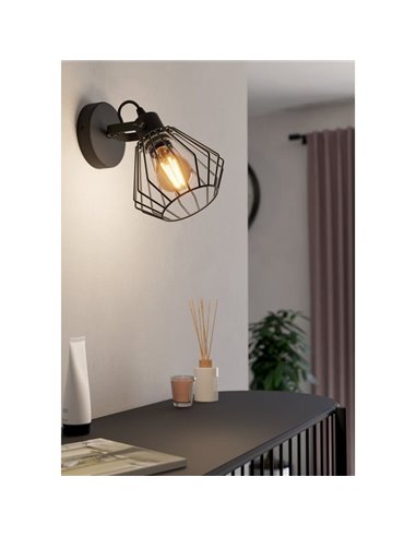 Foco de pared con cabezal orientable TABILLANO, de metal negro en forma de diamante, E27 (no incl.)