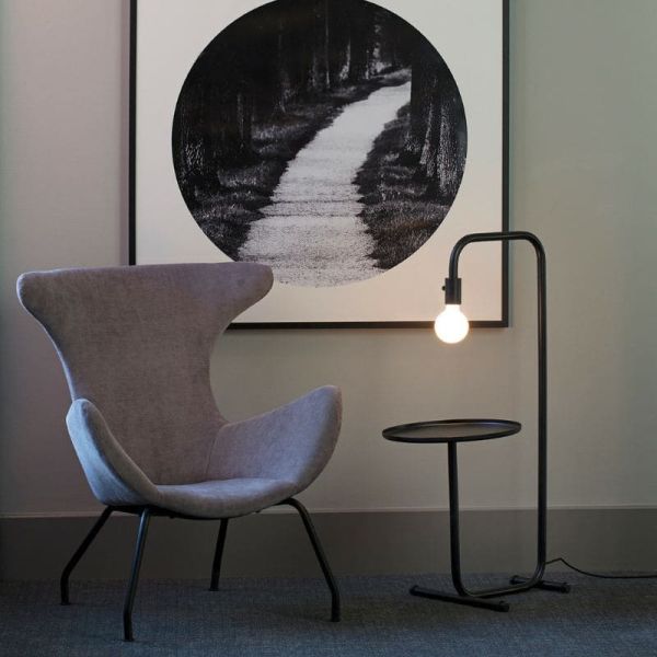 Lámpara de pie LED negra con mesita Guest 1xE27 Faro Barcelona ambiente salón | LeonLeds