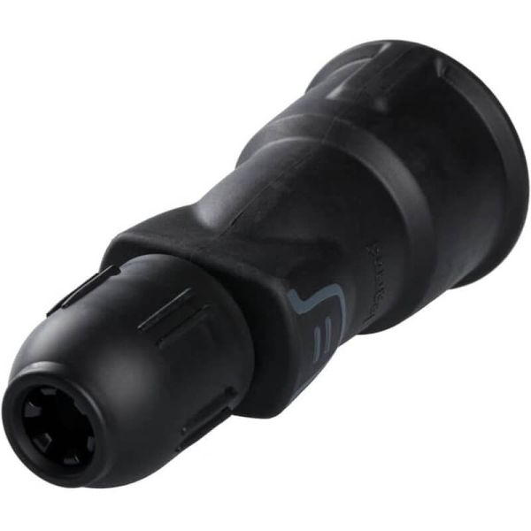 Base de enchufe 2P+T 16A IP44 de caucho negro con prensaestopas salida recta