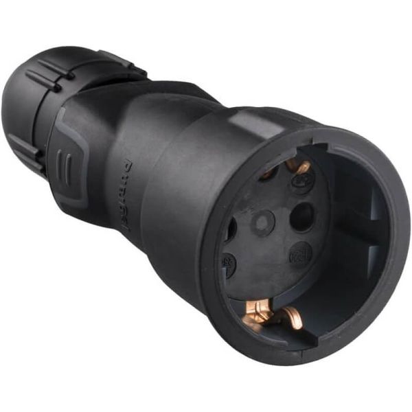 Base de enchufe 2P+T 16A IP44 de caucho negro con prensaestopas salida recta