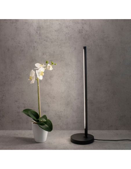 Lámpara de sobremesa LED 11W TORCH negra detalle | LeonLeds