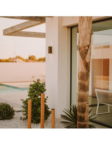 Applique d'extérieur en acier Corten KANDANCHÚ 7472, ambiance Mantra | LeonLeds