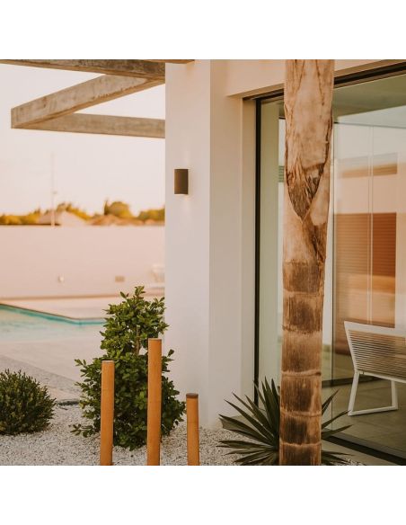 Applique d'extérieur en acier Corten KANDANCHÚ 7472, ambiance Mantra | LeonLeds