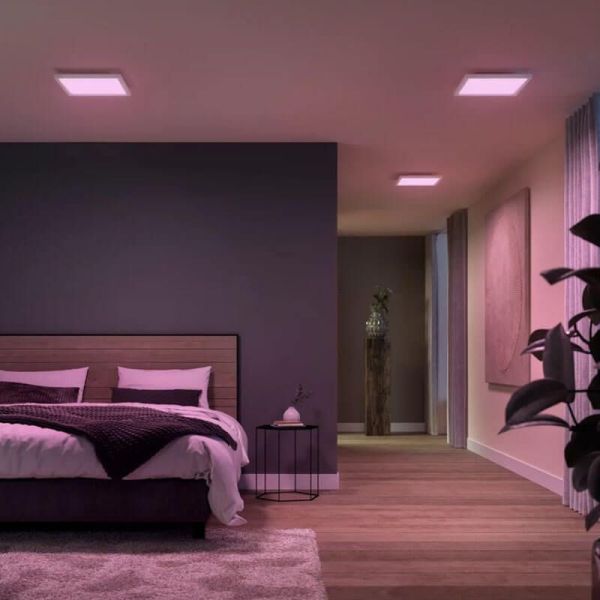 Panel LED inteligente Surimu Philips Hue WA Cuadrado blanco en una habitación