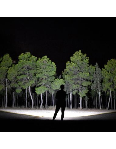 Lanterna LED recarregável 23000 lm...