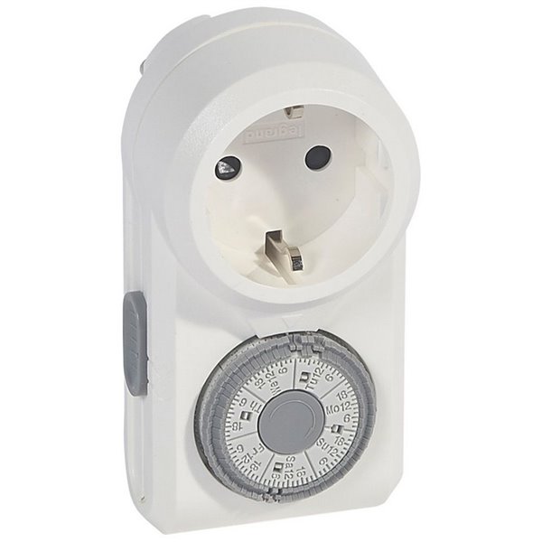 Temporizador analógico/programador semanal plug-in com tomada Schuko para 230 V
