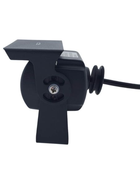 Câmera de ré lateral com visão noturna.