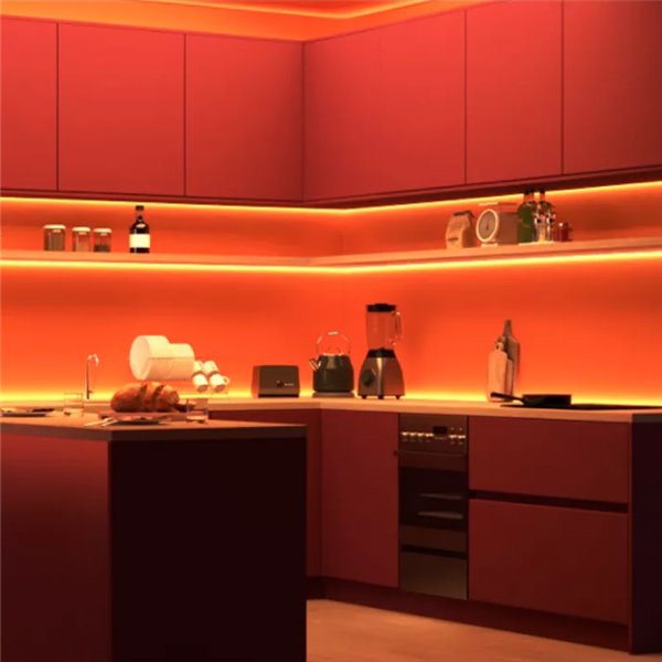 Bande LED intelligente WiZ RGB 4 m, Type C, 6,5 W avec contrôle WiFi