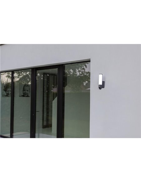Aplique LED inteligente tubular para puertas de entrada ELARA con cámara, altavoz, micro y sensor de movimiento, acero inoxidabl