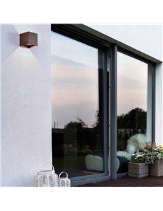 Luminária de parede externa quadrada DAVOS em LED, 2 lâmpadas (para cima e para baixo), 6W, dimerizável, 2700K, marrom 2
