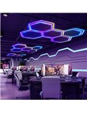 Luminária LED moderna hexagonal em formato de colmeia com 5 painéis de cores RGB, 80W, 2220x1550mm, corpo branco.