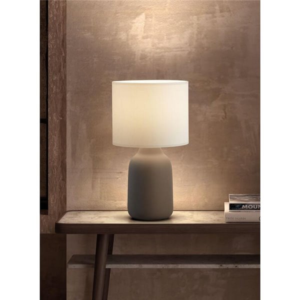 Lampe de table BOADA Nordic taupe avec abat-jour blanc E27 (non inclus)