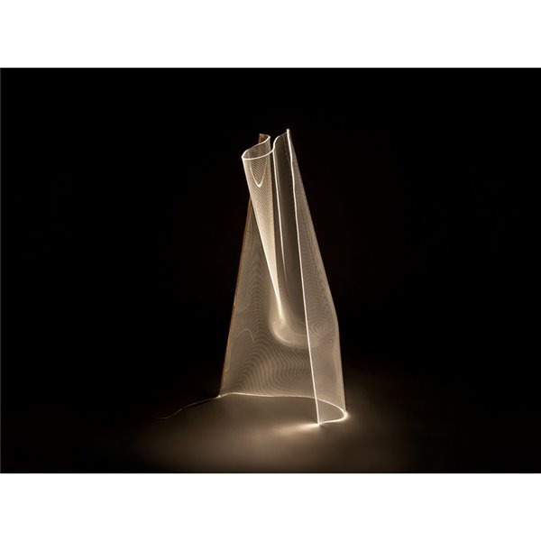 Luminária de chão VELOS LED 24W 1500 lm, em metacrilato microimpresso, com acabamento em ouro rosa.