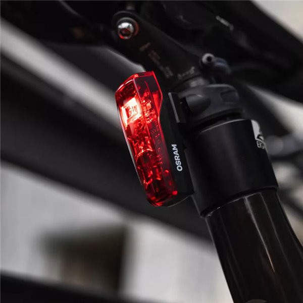 Luz trasera para bicicleta LEDsBIKE RACE REAR con luz de freno y modo automático, USB-C, StVZO e IP54