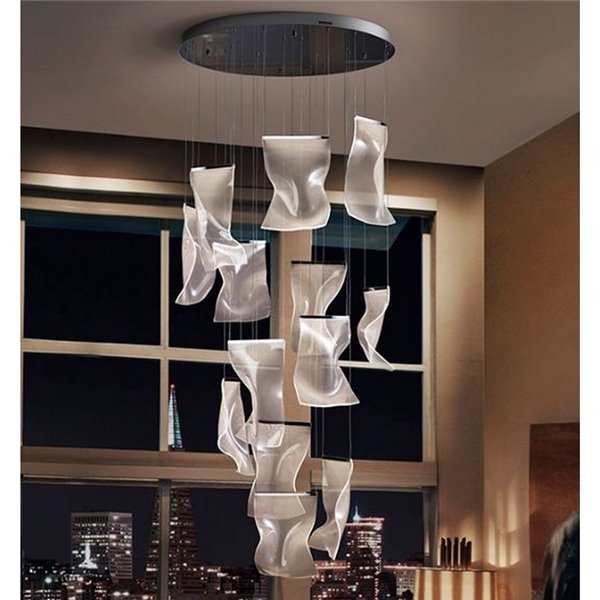 Luminária de teto VELOS com 13 lâmpadas, cúpulas em metacrilato, LED dimerizável de 63W, 3780 lm e 3000K, cromada.