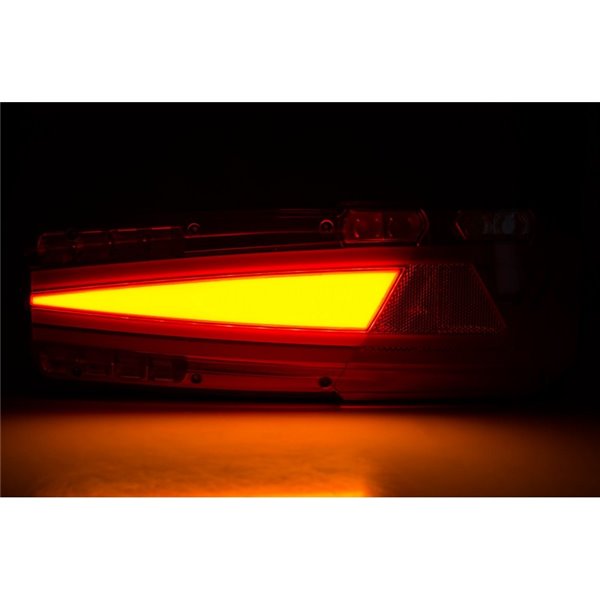 Piloto trasero LED MAVIC con reflectante y 6 funciones 12/24V IP68 ECE LZD 2652 / LZD 2653 