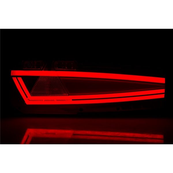 Piloto trasero LED MAVIC con casquillo AMP de 7 pines y reflectante 12/24V IP68