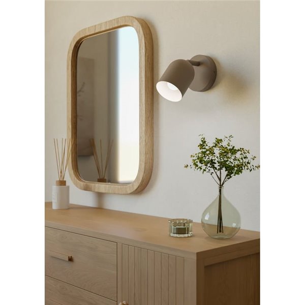 Aplique de pared con foco orientable minimalista TILSTON, E14 (no incl.) acero arena