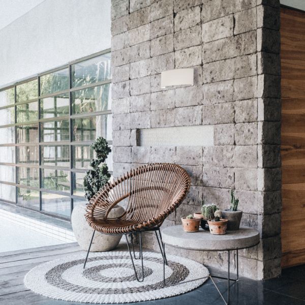 Aplique LED exterior Arcs antracita o blanco de 8W ambiente