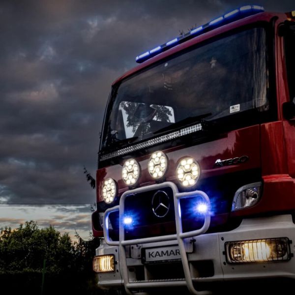 Camión de Bomberos Faro LED X-SPIDER TOXIC L3440 con luz de carretera, posición y estrobo ámbar 12–24V