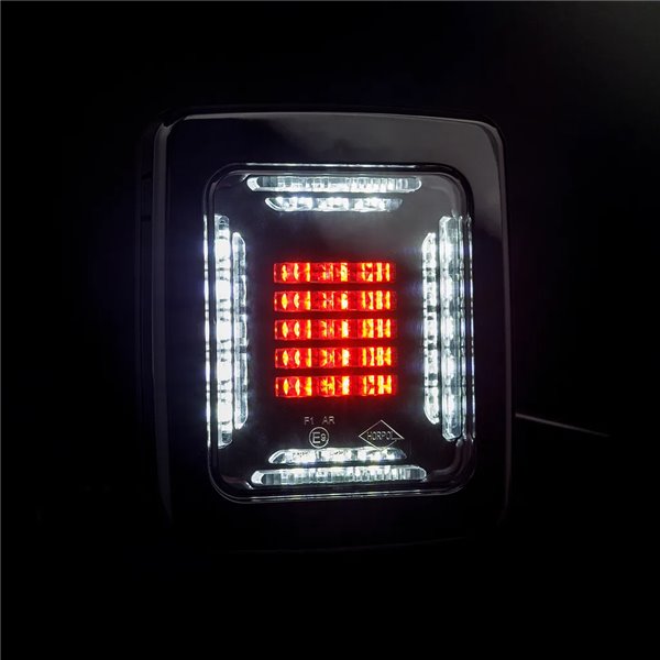 Lanterna traseira de LED CUBE LZD 2876 com moldura preta | Luzes de ré e de neblina | IP68 12/24V | F1 AR