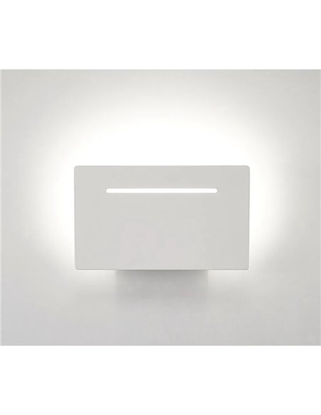 Aplique rectangular LED inclinado TOJA 8W 720Lm 3000K, 20x12cm