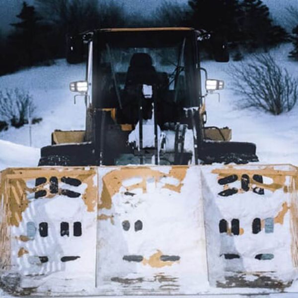 Instalado en maquina Faro Principal LED Homologado Serie BLACK | Calefactado Anti-Nieve | 12/24V
