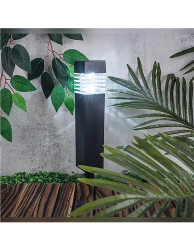 Estaca cuadrada solar LED NUWARA negra 6500K IP44 para Jardín con encendido automático