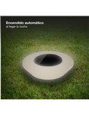 Pacote com 4 estacas solares de LED IVATO pretas, 3000K, IP44, para jardim, com acionamento automático.
