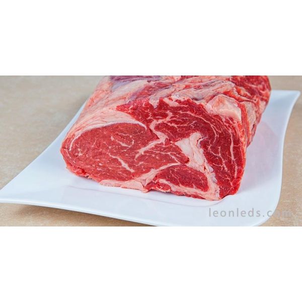 Carne Iluminada com Alimentos Especiais Downlight | Iluminar açougue com LEDs | Leon Iluminação LED