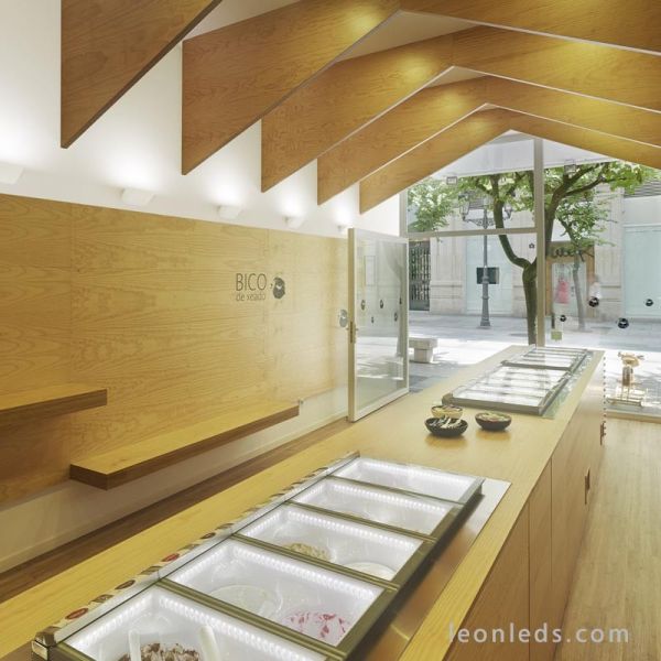 Applique murale Lip par ArkosLight de couleur Blanc en 24W | Éclairage LeonLeds