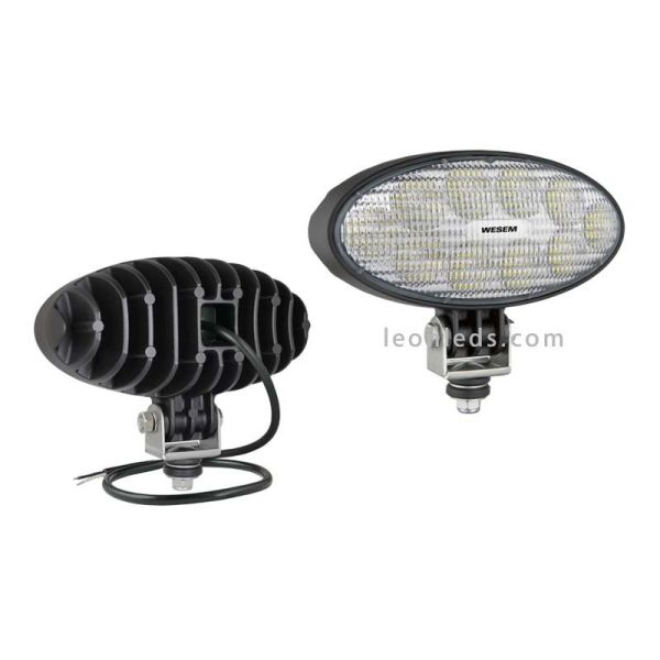 Faro LED de trabajo potente 24V y 12V valido para tractores John Deere | LeonLeds Iluminación