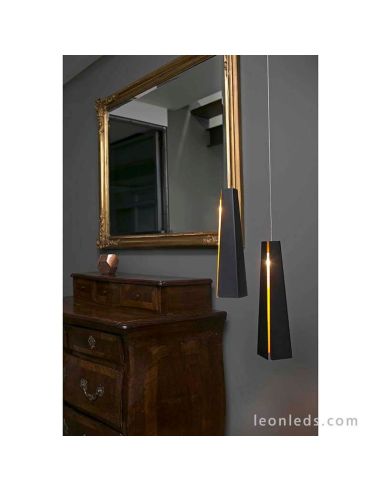 Suspension moderne noire et dorée Pluma de Faro Barcelona | Plafonniers LeonLeds