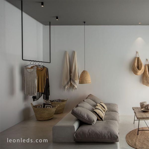 Foco LED Top negro de ArkosLight instalado | LeonLeds Iluminaición