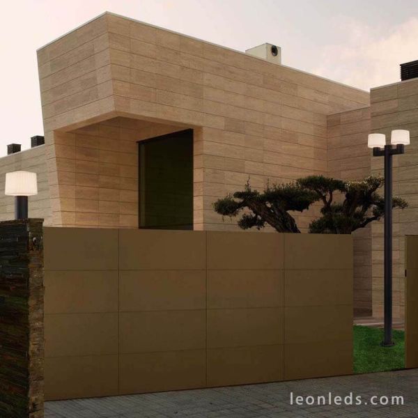 Farola de jardón con 2 brazos de la colección Muffin de Faro Barcelona | LeonLeds Iluminación