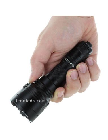 Linterna de Mano Nitecore New P30 Largo Alcance Nitecore | LeonLeds Iluminación