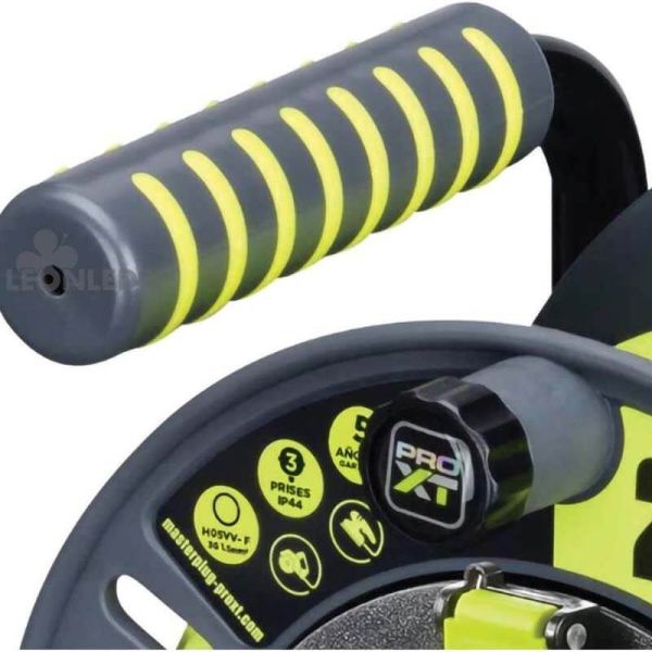 Enrollacable IP44 25M + 3 Enchufes 3000W 250V Luceco Pro XT | LeonLeds