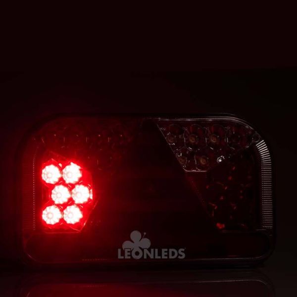 Feu arrière LED avec triangle avec connecteur AMP 7 broches 7 fonctions FT-170 | Éclairage LeonLeds