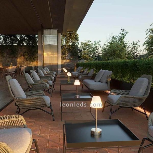 Lámpara de mesa LED recargable para exterior 30Cm Lola Slim | Lámpara de PVC diferentes colores | LeonLeds Iluminación