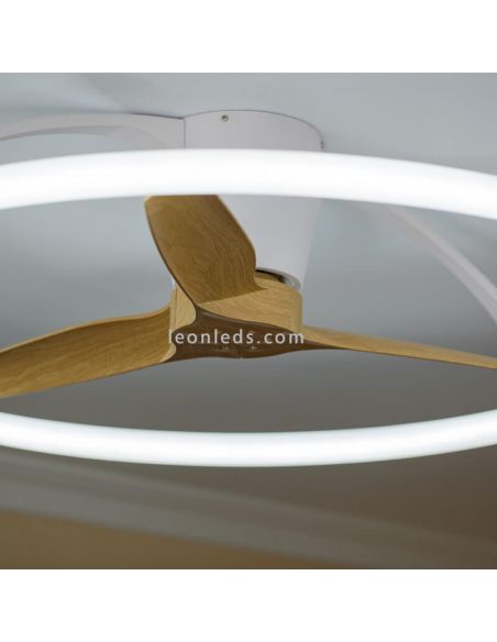 Ventilador de techo LED Nepal Haya y Blanco 75W LED y 60W de Motor de Ventilador Mantra | LeonLeds