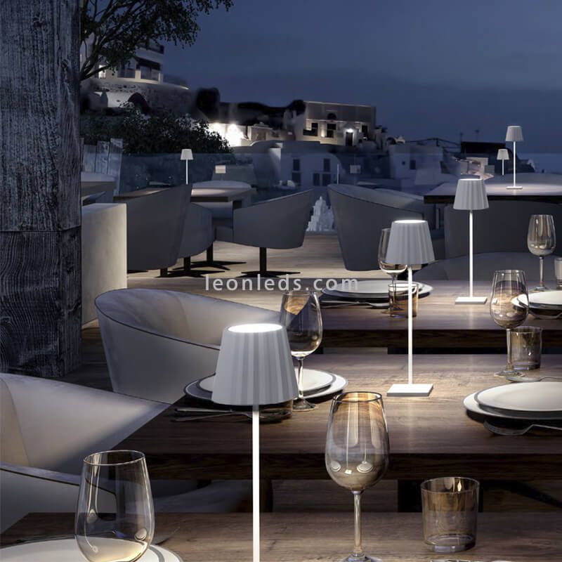 Lámpara de mesa exterior LED portatil blanca K2 Mantra | LeonLeds.com