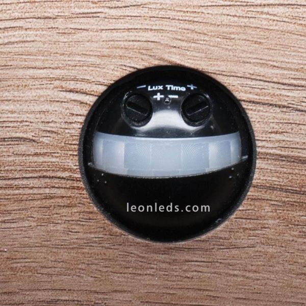 Aplique LED exterior detalle del sensor de movimiento Ruka gris oscuro Mantra | LeonLeds Iluminación