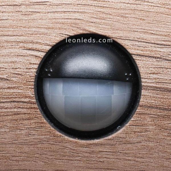 Aplique LED exterior detalle del sensor de movimiento aluminio Ruka Mantra | LeonLeds Iluminación