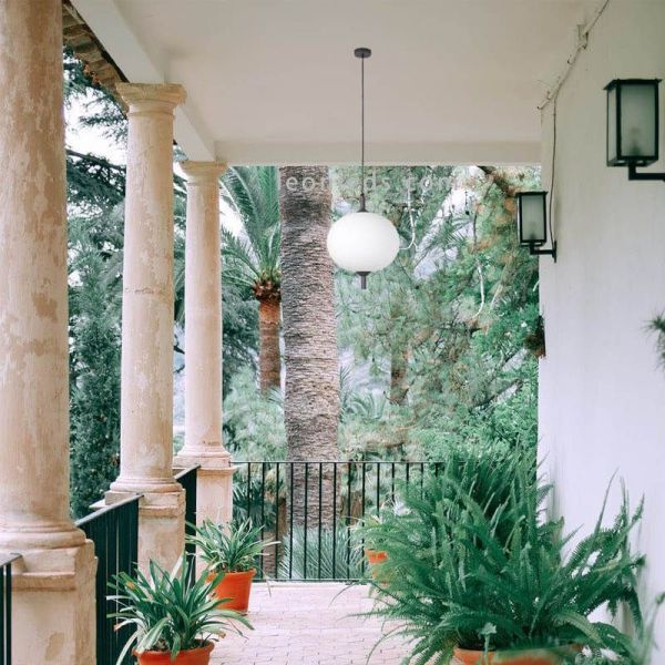 Lámpara colgante exterior Saigon R17 foto ambiente blanco mate Faro Barcelona | LeonLeds Iluminación