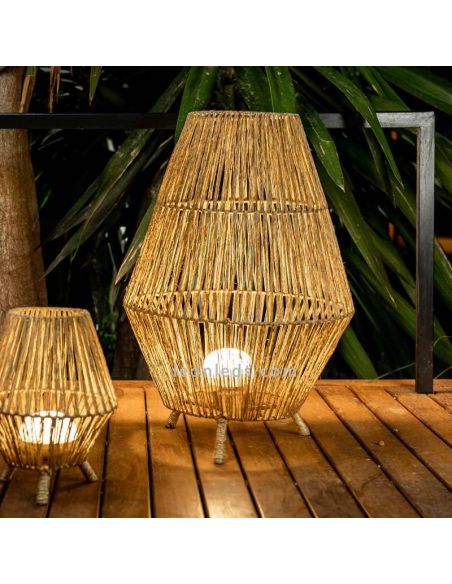 Lámpara de pie de exterior yute SISINE 70 con bateria | LeónLeds Iluminación | lámpara rústica madera