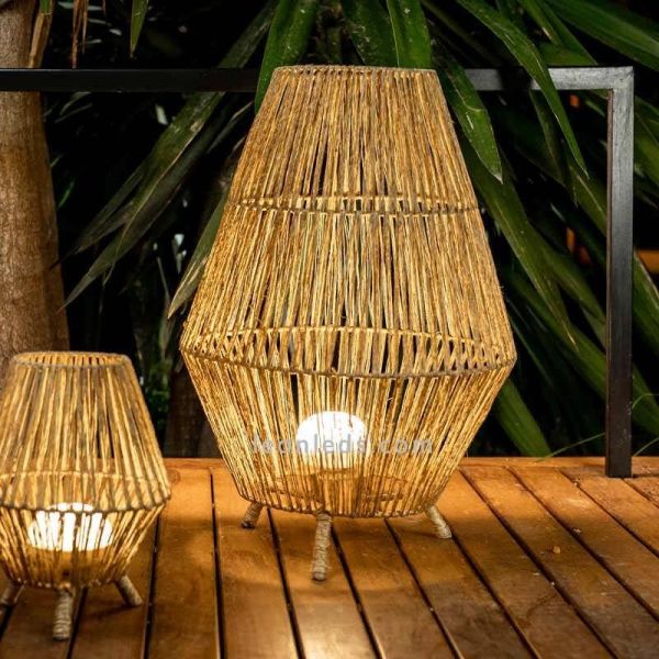 Lámpara de pie de exterior yute SISINE 70 con bateria | LeónLeds Iluminación | lámpara rústica madera