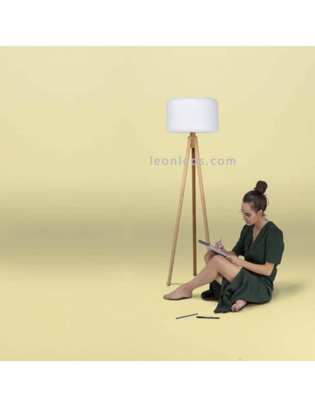 Lámpara de pie trípode blanca y madera cable exterior Chloe New Garden | LeonLeds Iluminación