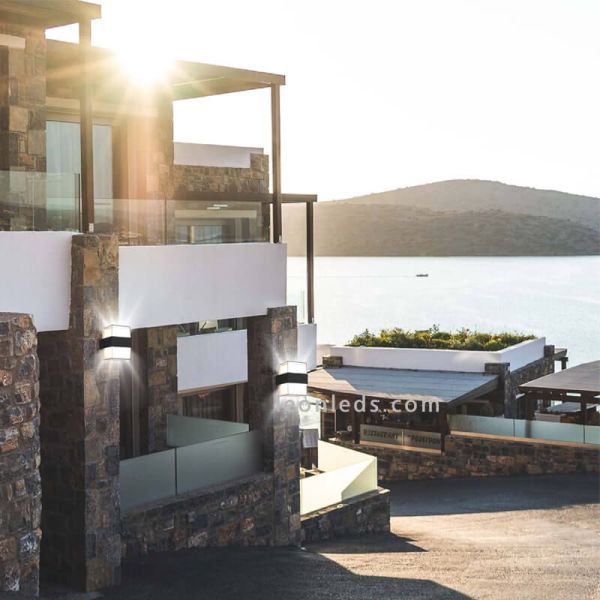 Aplique LED cuadrado de exterior moderno Molina | lámpara de pared con cristal casa moderna | LeónLeds Iluminación