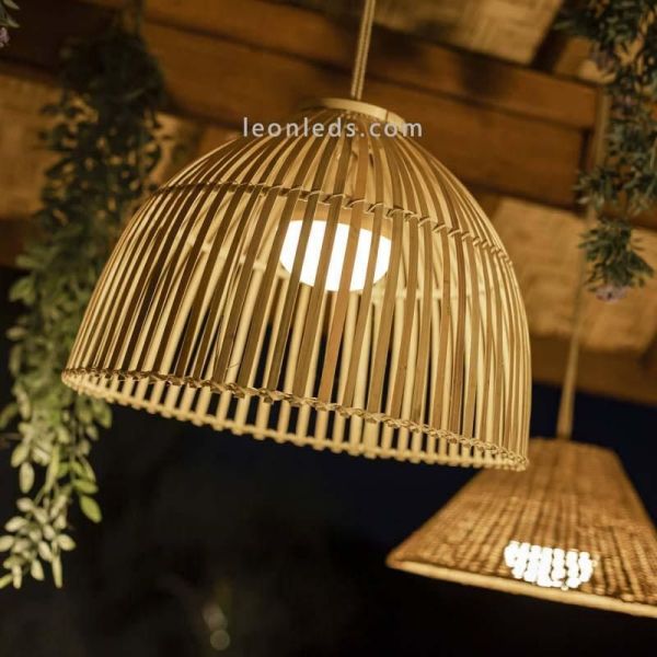 Lámpara colgante natural exterior Reona Hang foto ambiente New Garden | LeonLeds Iluminación