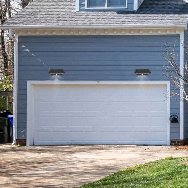 Aplique solar LED para exterior con sensor Mendoza | aplique automático | LeónLeds Iluminación